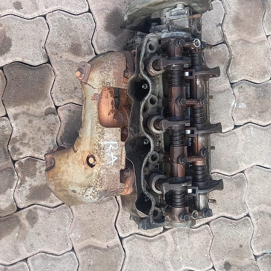 1990 Mitsubishi Pajero 3l V6 6G72 Cylinder Head