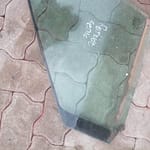 2006 Renault Scenic right front quarter glass