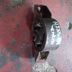 1995 Nissan Sentra Engine Mounting