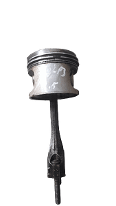 VW Polo Classic 1.8 Piston & Conrod oem 2 VW Polo Classic 1.8 Piston & Conrod