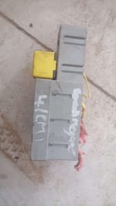 2006 Renault Megane Fusebox used 2 2006 Renault Megane Fusebox