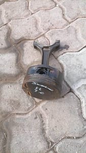 Jaguar 3l V6 Piston & Conrod used 2 Jaguar 3l V6 Piston & Conrod