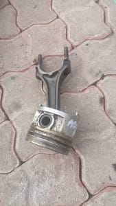 Opel Astra F 1.6 Piston & Conrod used 2 Opel Astra F 1.6 Piston & Conrod