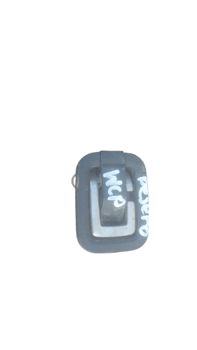 2006 Mitsubishi Pajero Buckle