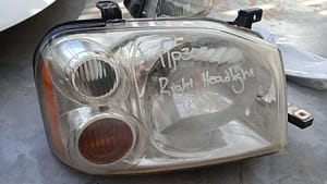 Nissan Np300 Right Headlight