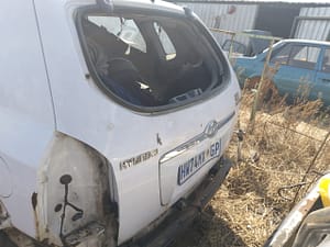 Used 2006 Hyundai Tucson tailgate OEM boot lid