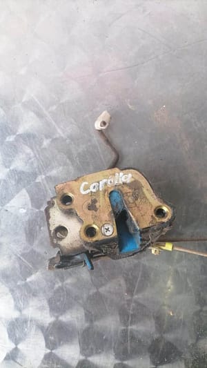 1998 Toyota Corolla Door Lock