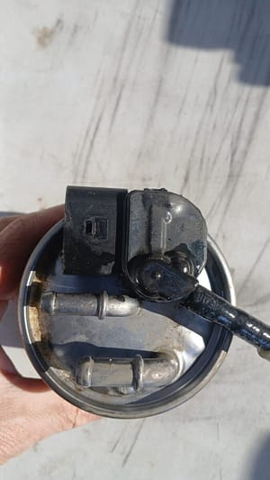 BMW E39 525i Oil Filter Sensor