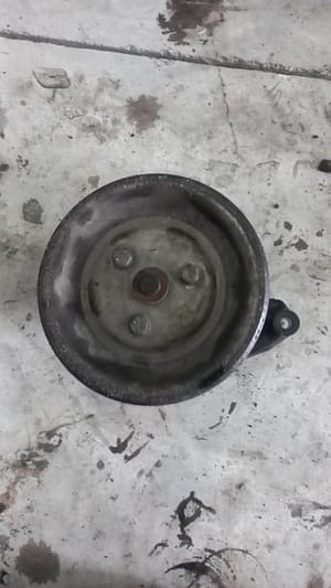 2013 Peugeot 308 1.8 Steering pump