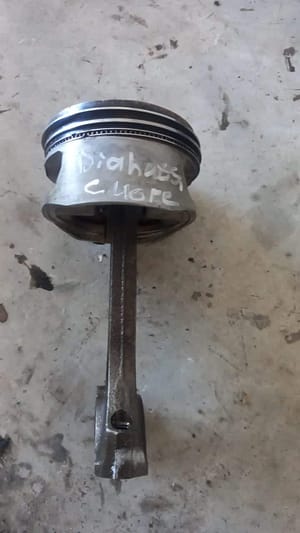 Daihatsu Cuore Piston & Conrod