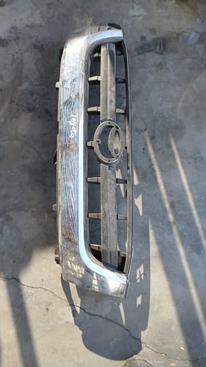 Toyota Hilux Chrome Grill