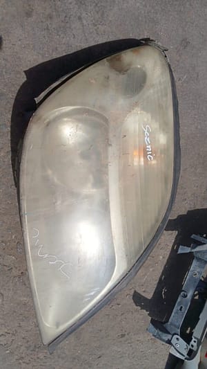 2000 Renault Scenic 1.6 16V Right Headlight