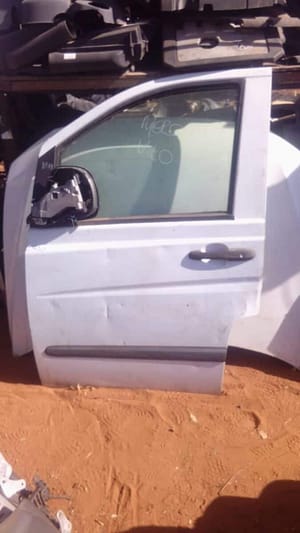 2004 Mercedes Vito Left Front Door Shell - Used