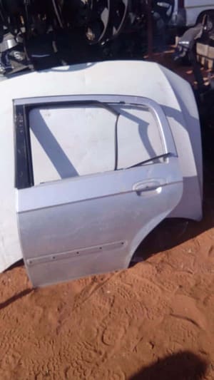 2006 Hyundai Gets Left Rear Door Shell - Used