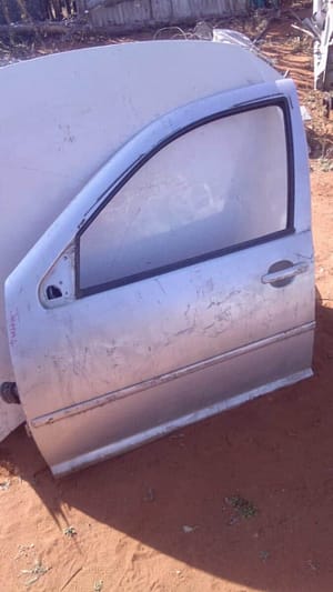2004 Volkswagen Jetta 4 Left Front Door shell - Used