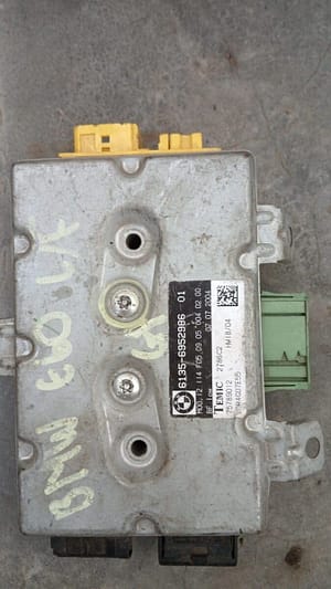 BMW E60 5 SERIES DOOR CONTROL MODULE 61356952986