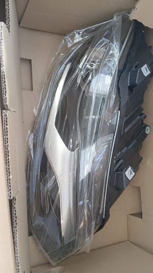 VW Polo 6R Right Headlight 6R2941008F - New OEM Part